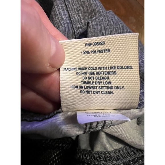 Magellan Outdoor men's gray cargo shorts size 30, pockets, water repellant - Picture 5 of 8